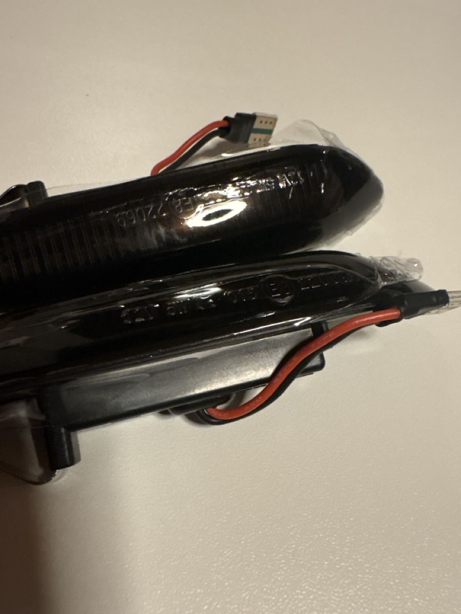 BMW Scheinwerfer: Bmw E90/91/92/93 Blinker schwarz E-nummer – Neu und originalverpackt aus Zwillikon von nti_j8gs 1
