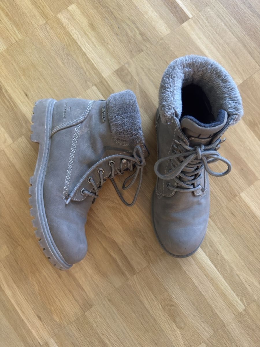 Tom Tailor Scarpe da donna: Tom Tailor boots grey with fur lining – Usato da Basel venduto da Sarah921 2