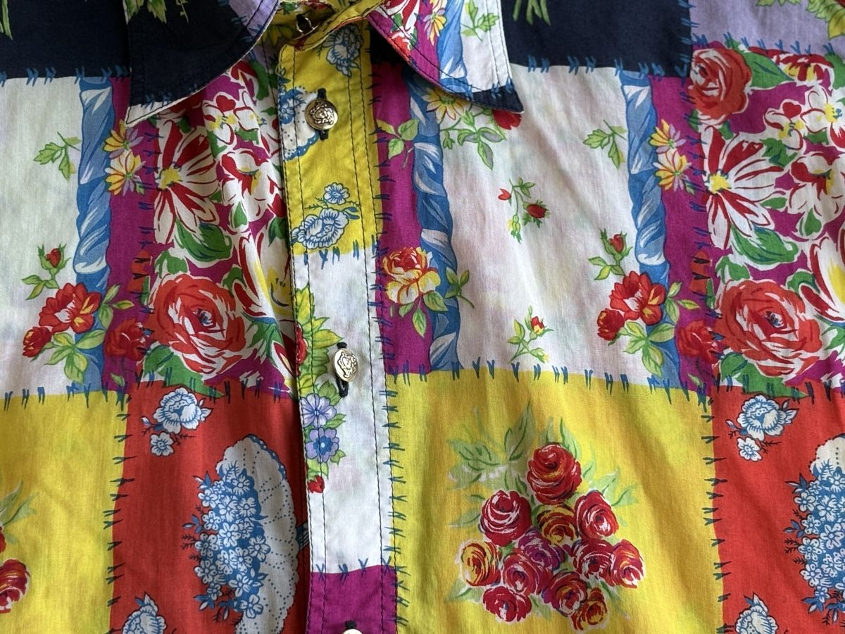 Versace Hemden, T-Shirts & Polos: Versace Jeans Couture Patchwork zuHemd M bunt Blumen, Sommer – Gebraucht aus Zürich von Auschra1 5