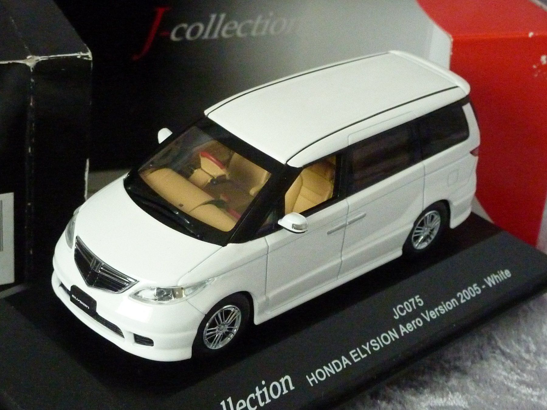 Honda Modellini d'auto: Honda Elysion 2005  1:43 – Nuovo e nell'imballaggio originale da Dürrenäsch venduto da modellautos4you