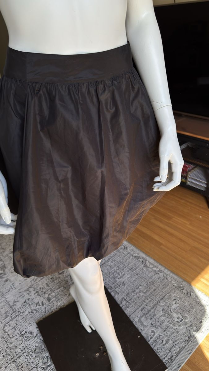 H&M Gonne: H&M Schwarzer Rock |Größe 42 || – Usato da Adliswil venduto da RicPro