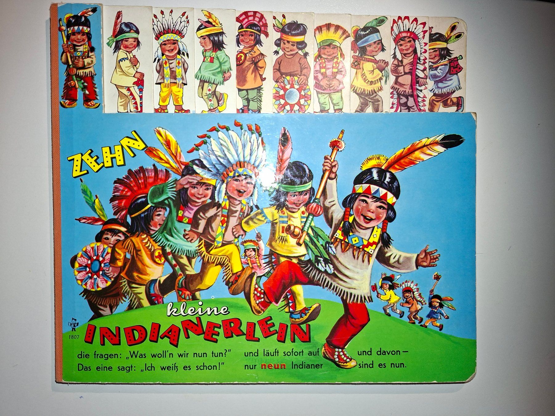 Libri: Kinderbuch: 10 kleine Indianerlein – Usato da Dietikon venduto da Buchantiqdietikon