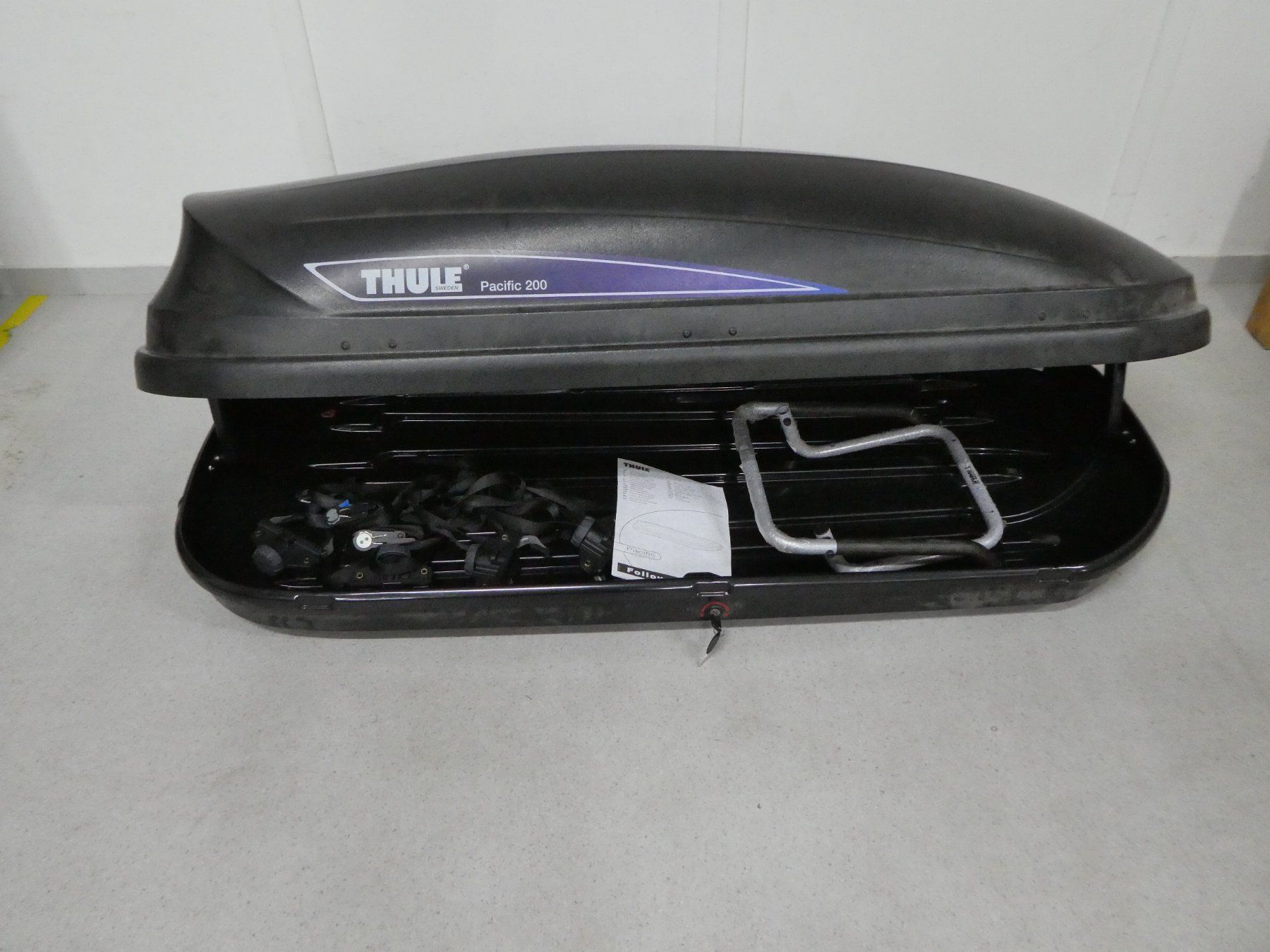 Thule Box da tetto: Auto Dachbox - Thule Pacific 200 – Usato da Volketswil venduto da brockipfannenstil 1