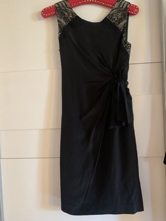Hubsches seiden Kleid