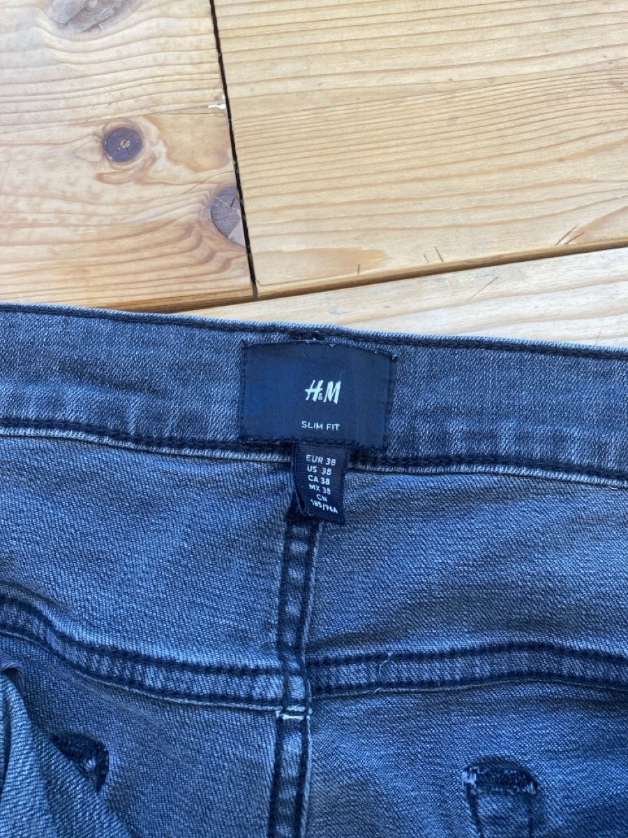 H&M Pantaloni: H&M Kurze Hose – Usato da Romanshorn venduto da gokken 3