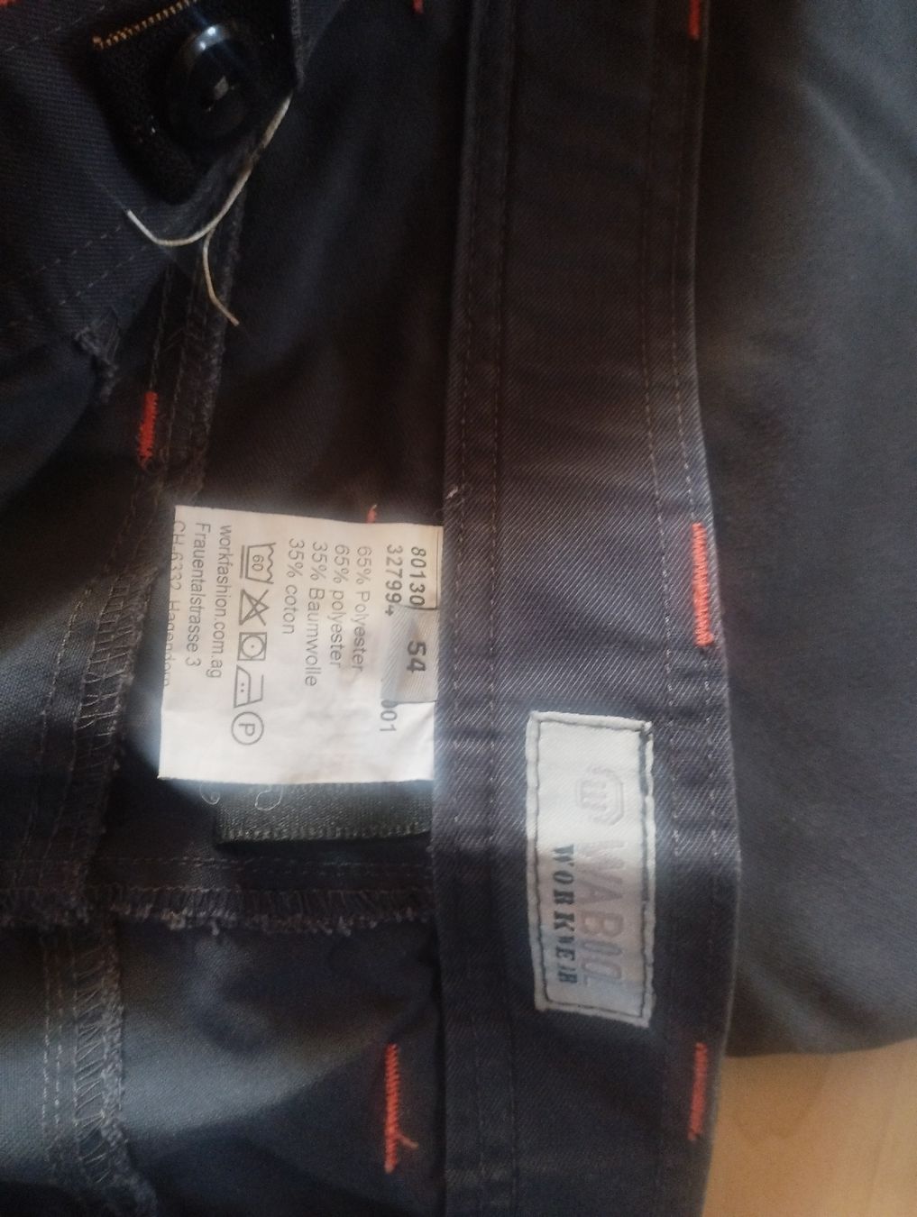 Lotti di vestiti: 3 gebrauchte Arbeitsshorts grau 54 – Usato da Zetzwil venduto da Schoggimus 1