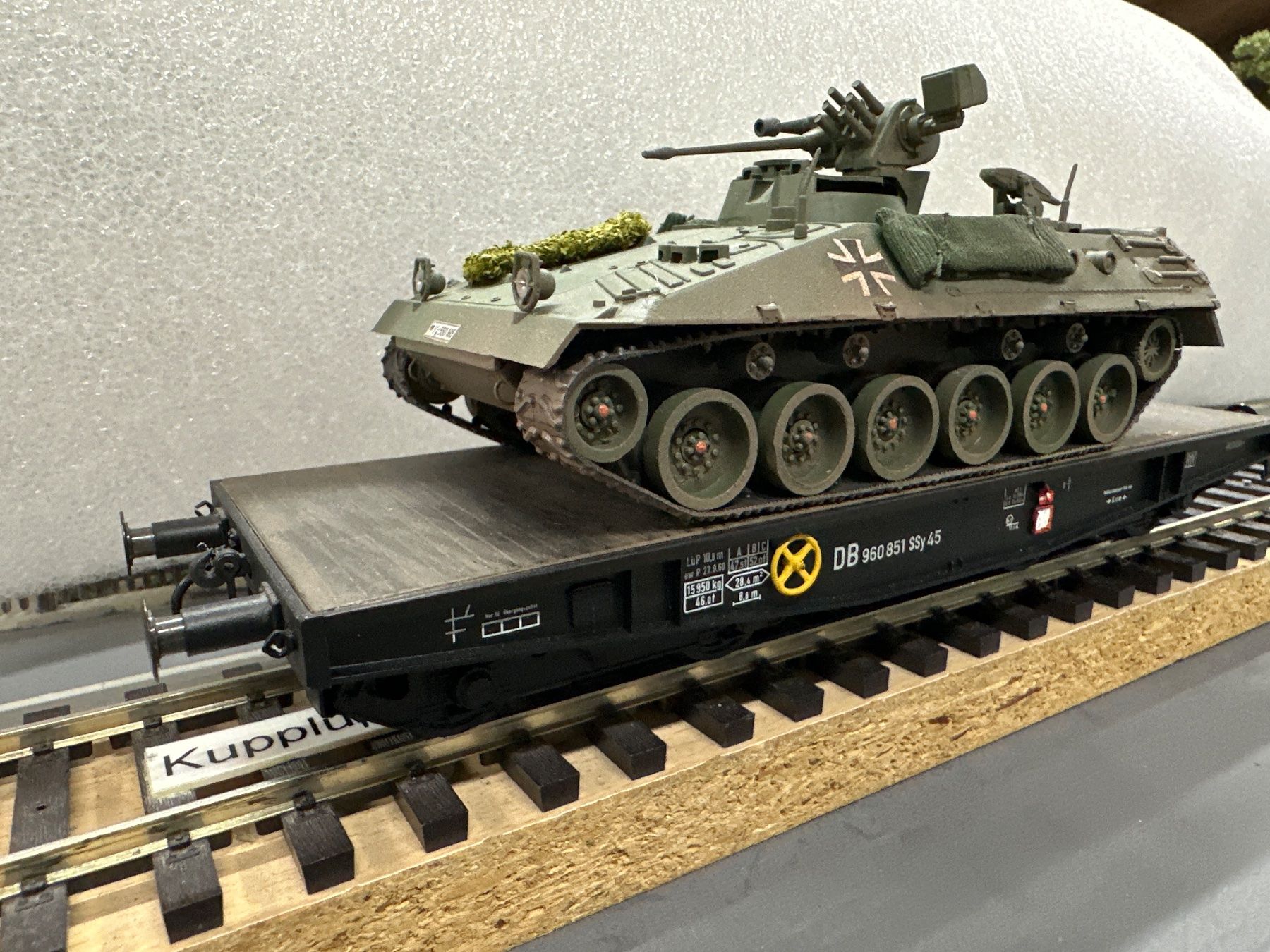 Modellini di ferrovie: Panzertransportwagen DB Spur 0 mit Panzer – Usato da Steinhausen venduto da Murano8 3