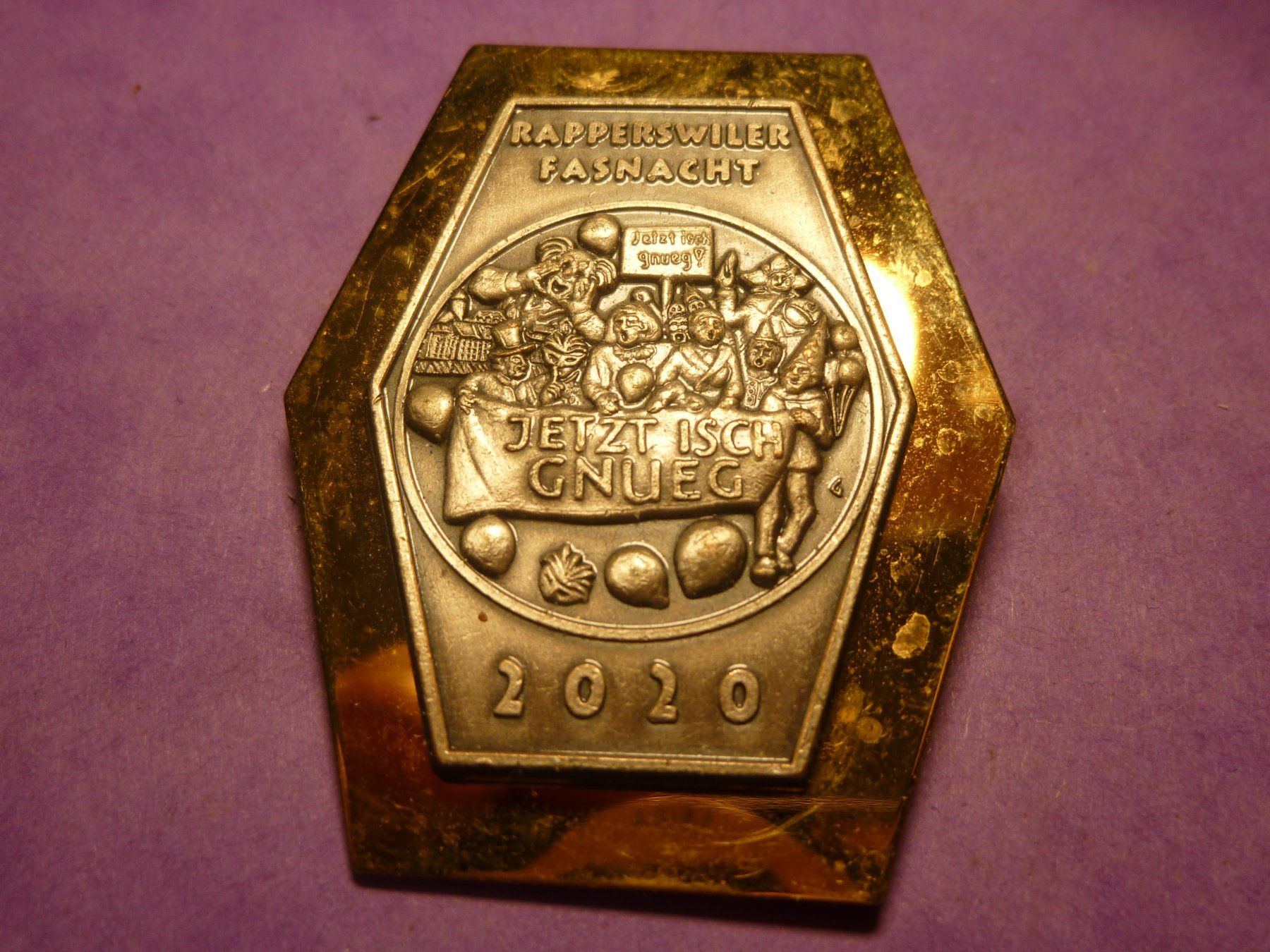 Placchette & Badge: RAPPERSWIL 2020 GOLD – Usato da Ried (Muotathal) venduto da Mandarin02