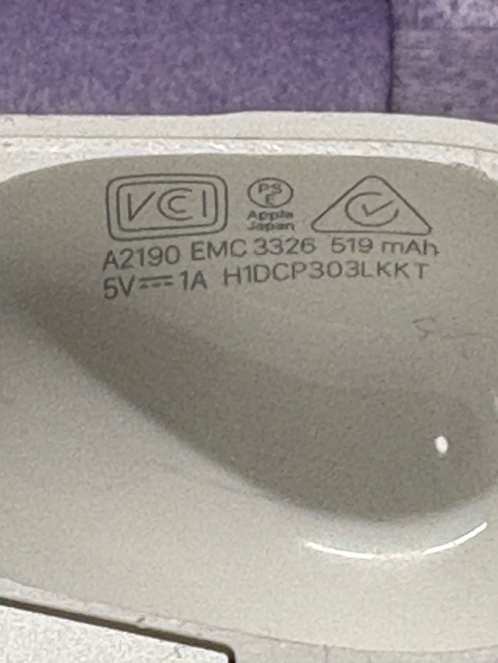 Apple Cuffie: Apple AirPods Pro 1 charging case (A2190). – Usato da Lausanne venduto da Zorrus77 5