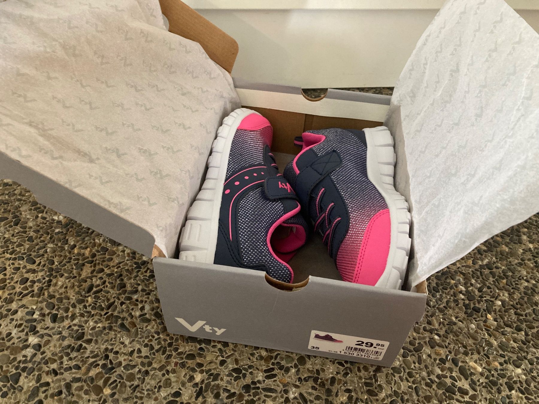 Schuhe für Mädchen: Sneakers, Turnschuhe, Gr. 35 – Neu und originalverpackt aus Aetingen von Nadinsky