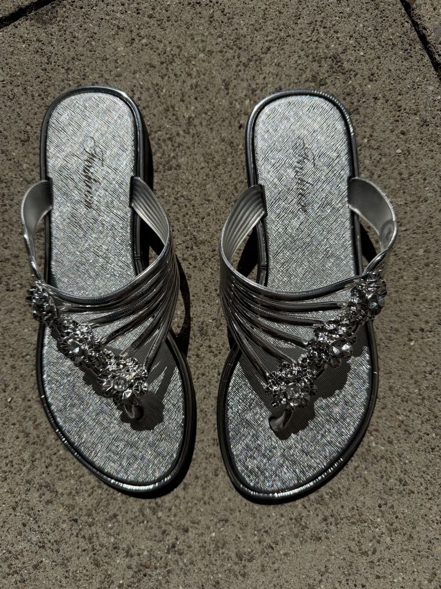 Chaussures femmes: Flip Flops silber Grösse 36 – Neuf (Voir description) à Zürich par Fuxion