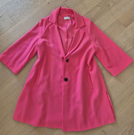 Neuer Mantel in Neon Pink