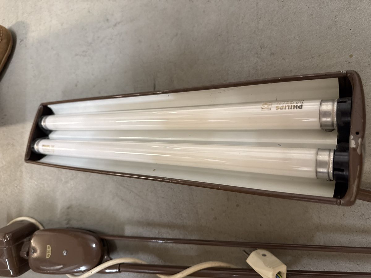 Lampade: Braune mit 2 Leuchtstoffröhren, Vintag – Usato da Basel venduto da par_88bb 3