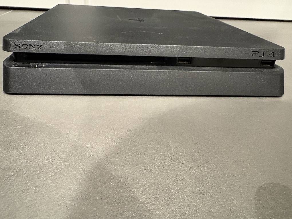 Consoles: PS4 con 3 controller  – D'occasion à Cadro par Argosound 2