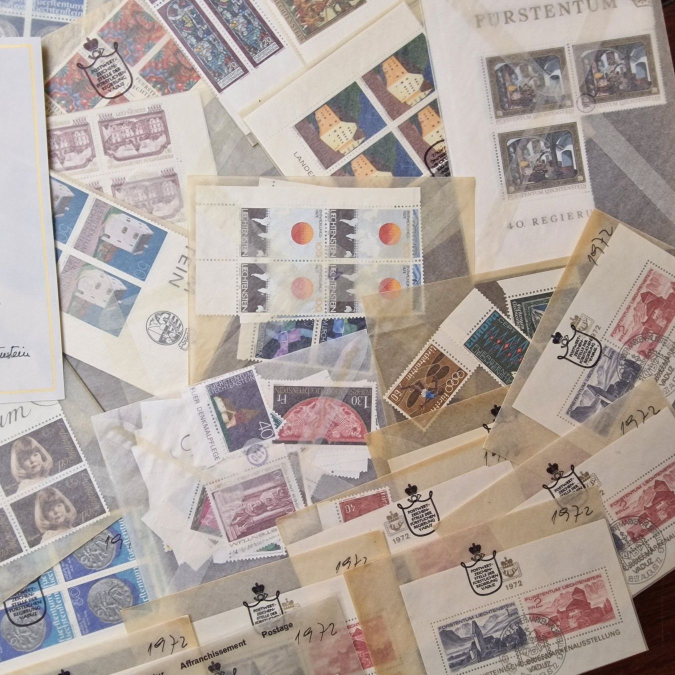 Tutti i francobolli: FL 1972-80 NEU **4-er Blocks mit Tabs & Einzel aus ABO – Usato da Aesch LU venduto da briefmarken.uray 4