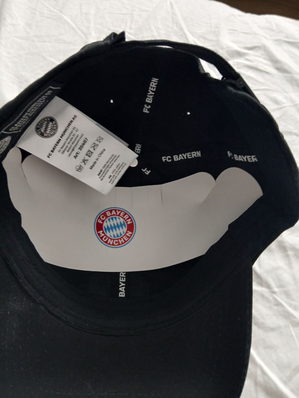 Copricapi, berretti & cappellini: Original FC Bayern München Cap – Nuovo e nell'imballaggio originale da Thalwil venduto da RicardoMat 2