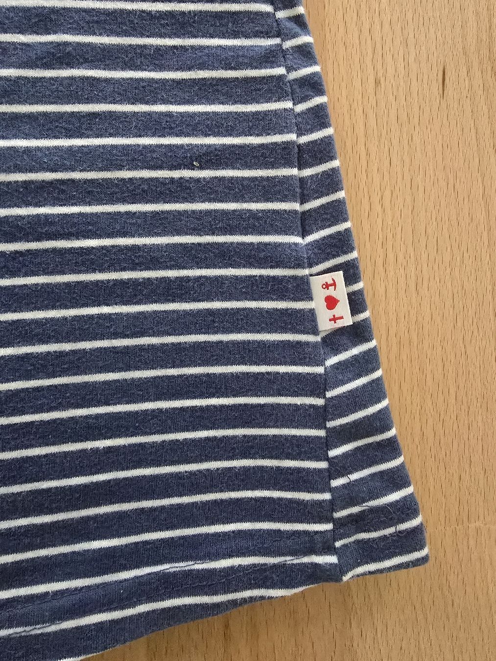 T-Shirts: T-shirt rayé bleu et blanc, taille XS – Gebraucht aus BERN von froggyinternationale 2