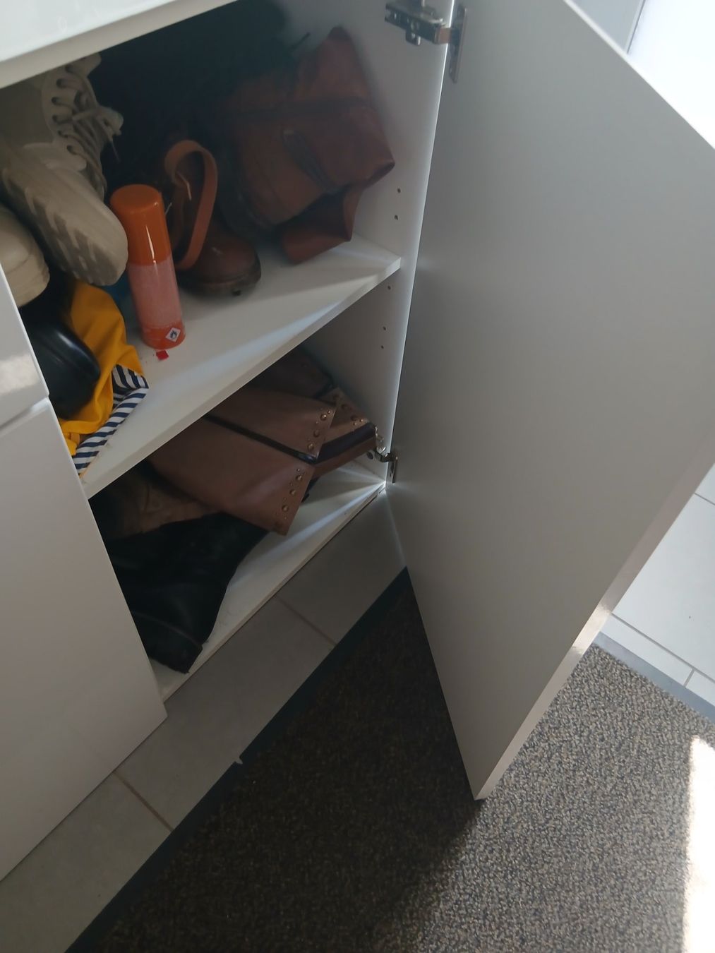 Cassettiere: Sideboard weiss glänzend mit Türen und Schubladen – Usato da Ueberstorf venduto da ivipiwi 3