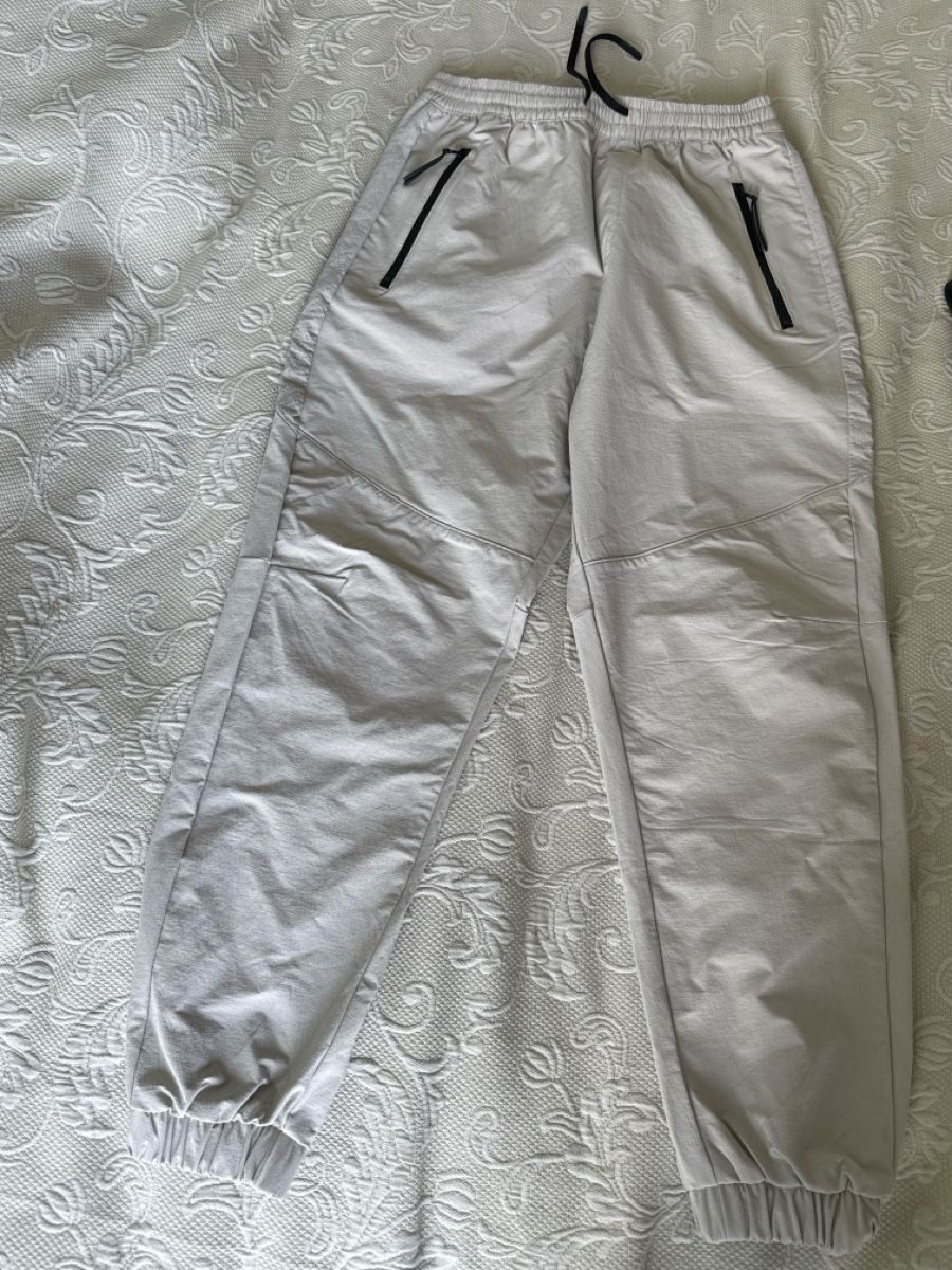 Bershka Pantaloni: Bershka Light Beige Spring/Summer Pants - Size S - Men 47 – Nuovo (secondo la descrizione) da Genève venduto da aic_8tl7