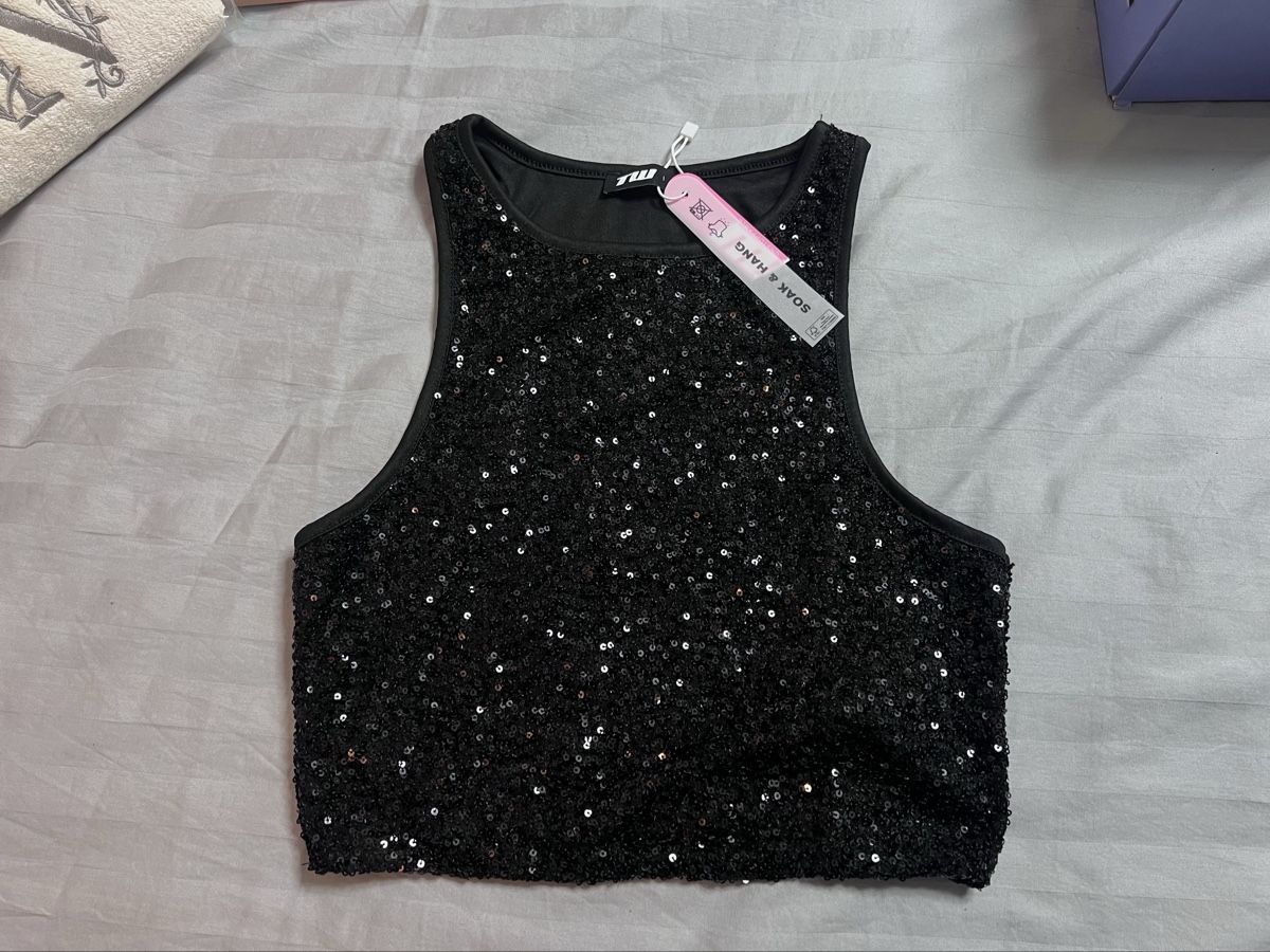 H&M Top: top nuovo elegante – Nuovo e nell'imballaggio originale da Pregassona venduto da beatricee0