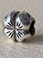 Pandora Kleeblatt