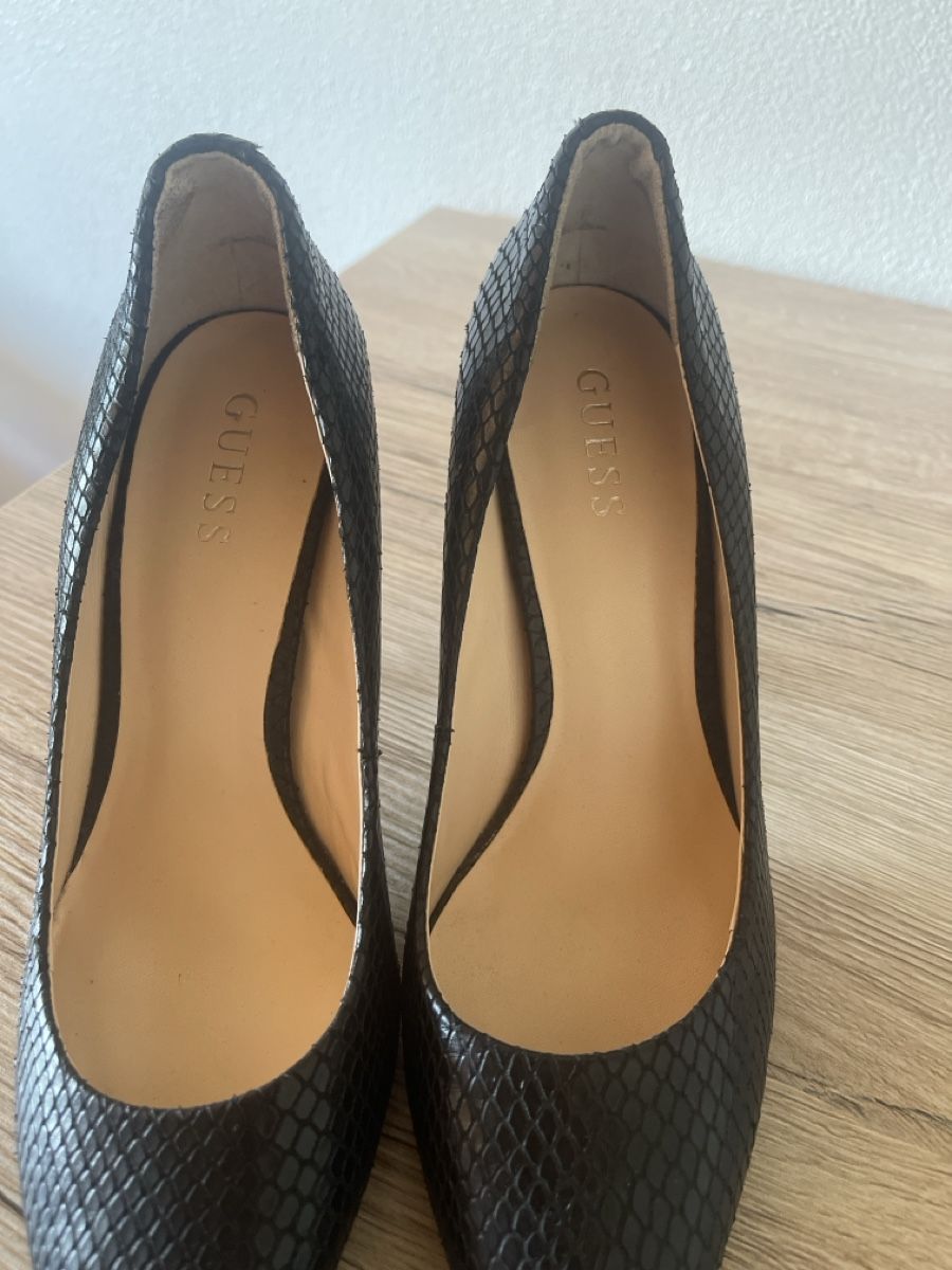 Guess Chaussures femmes: Damenschuhe Guess Grösse 39 Lederoptik – Neuf (Voir description) à Hindelbank par Silya1 2