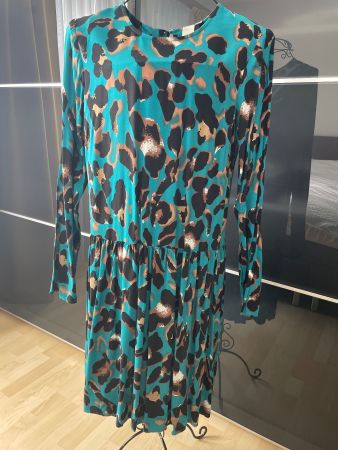 Wunderschönes Kleid von Yas Gr.M
