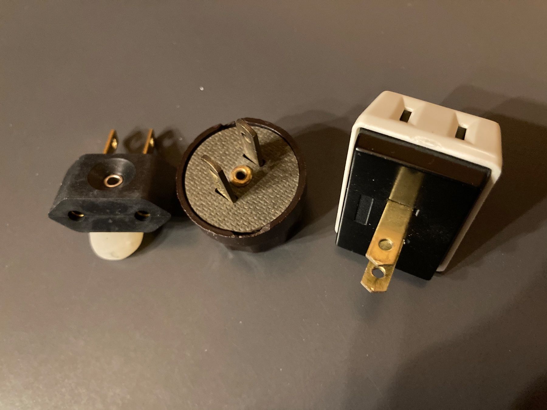 Unità & Adattatore: Reise Strom-Steckeradapter, .... 3 Stück – Usato da Muttenz venduto da Golden_Times 2
