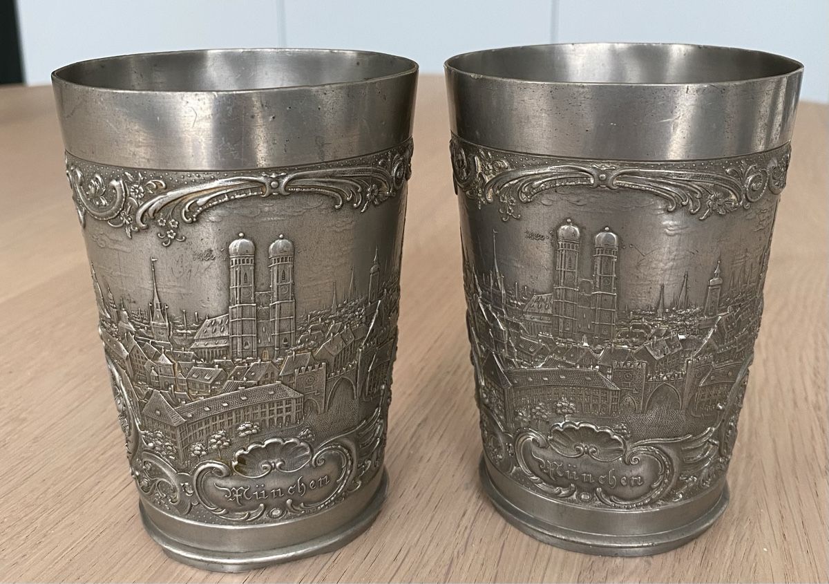 Tasses: 2 antike Münchner Bierbecher aus Zinn – D'occasion à St. Gallen par .Marcus. 1