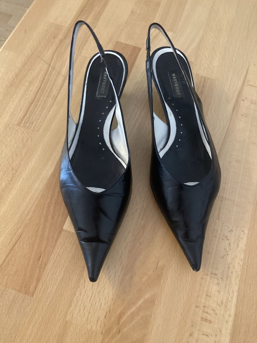 Damenschuhe: Riemchenpumps, Leder – Gebraucht aus Fribourg von ren_g8n9