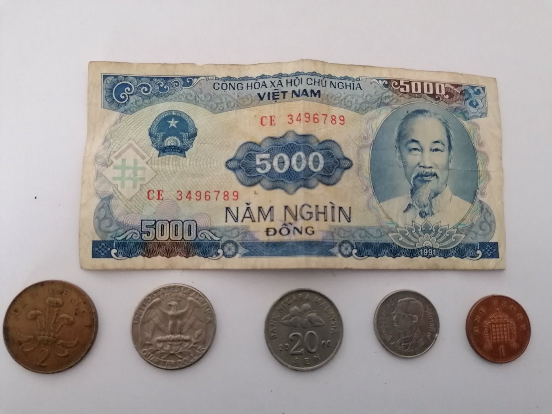 Banknoten: Geldnoten und Münzen – Gebraucht aus Geroldswil von carcan1707