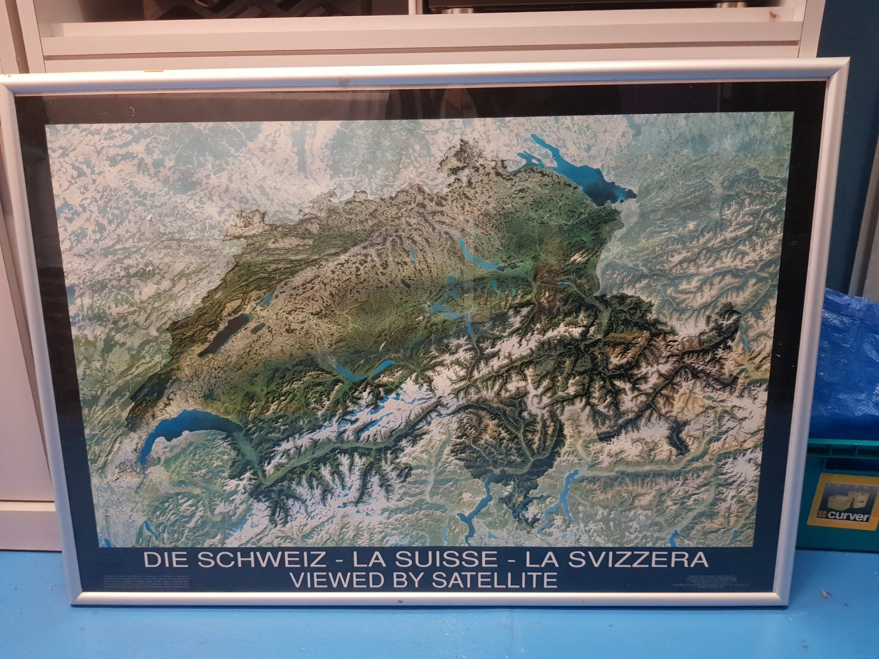 Foto & Immagini: Poster gerahmt Schweiz Satellitenbild – Usato da Münchenstein venduto da tsp01