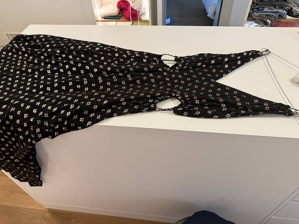 Robes: Kleid Maje lang – D'occasion à Luzern par per_mxf5