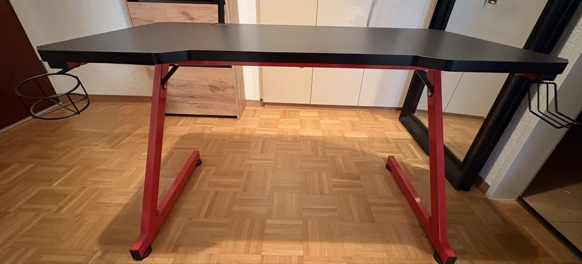 Bureaux: Gamingtisch – D'occasion à Wetzikon ZH par eltorors