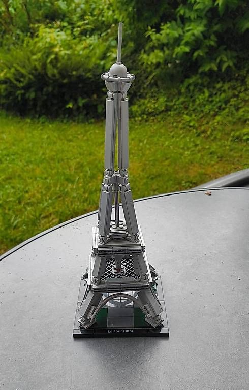 Lego Kit di costruzioni: Lego Architecture The Eiffel Tower 21019 – Usato da Adliswil venduto da Swiss_Coolio