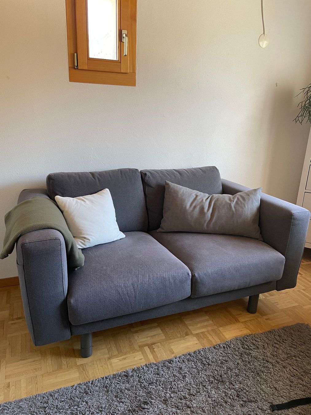 Sofas: Graues Sofa – Gebraucht aus Pontresina von lov_g8d5