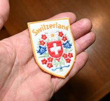 VINTAGE Badge SWITZERLAND -ST. GALLER STICKEREI weiss - gold