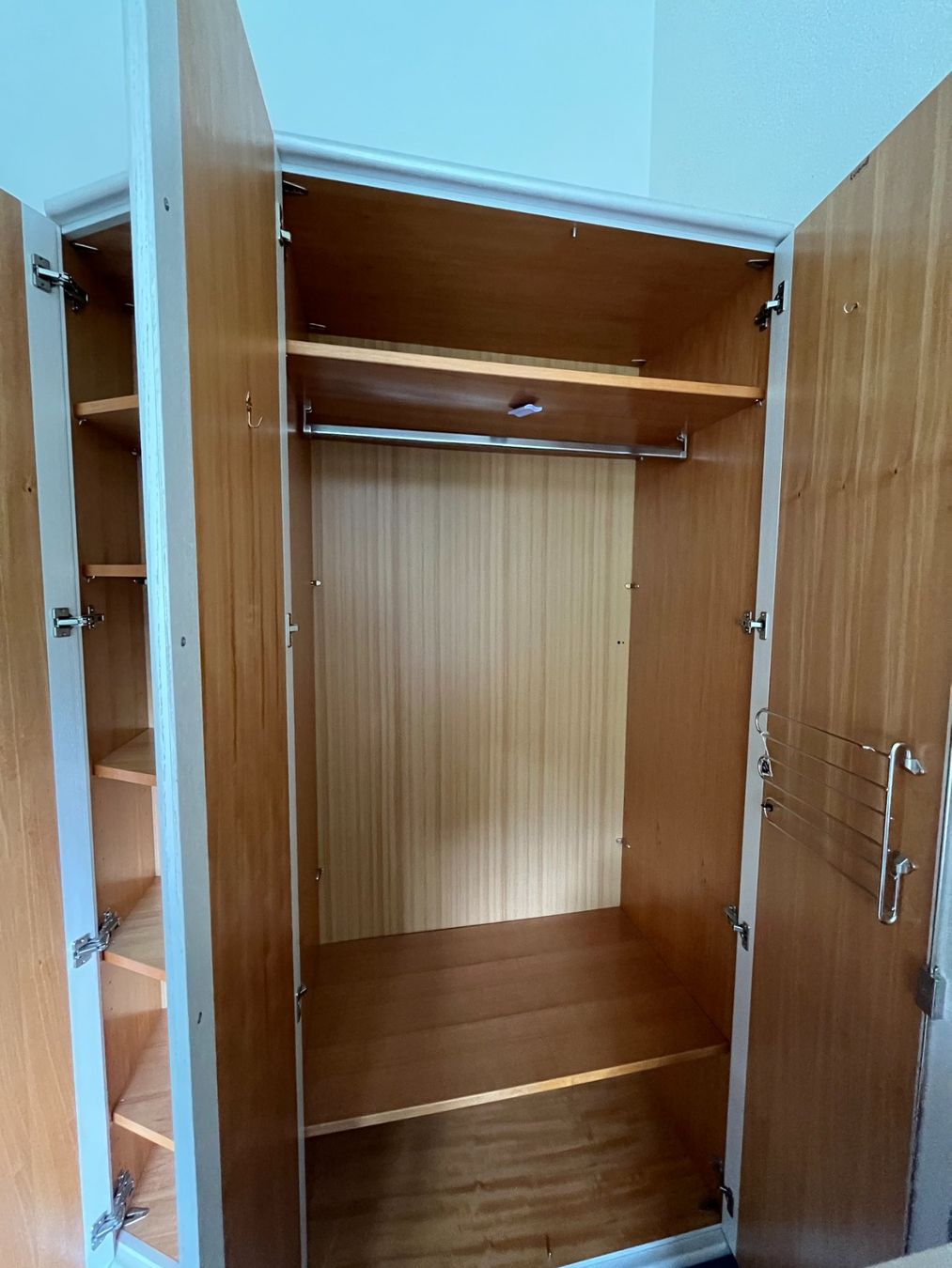 Armadi: Kleiderschrank – Usato da Mönchaltorf venduto da Rog_9by5 2