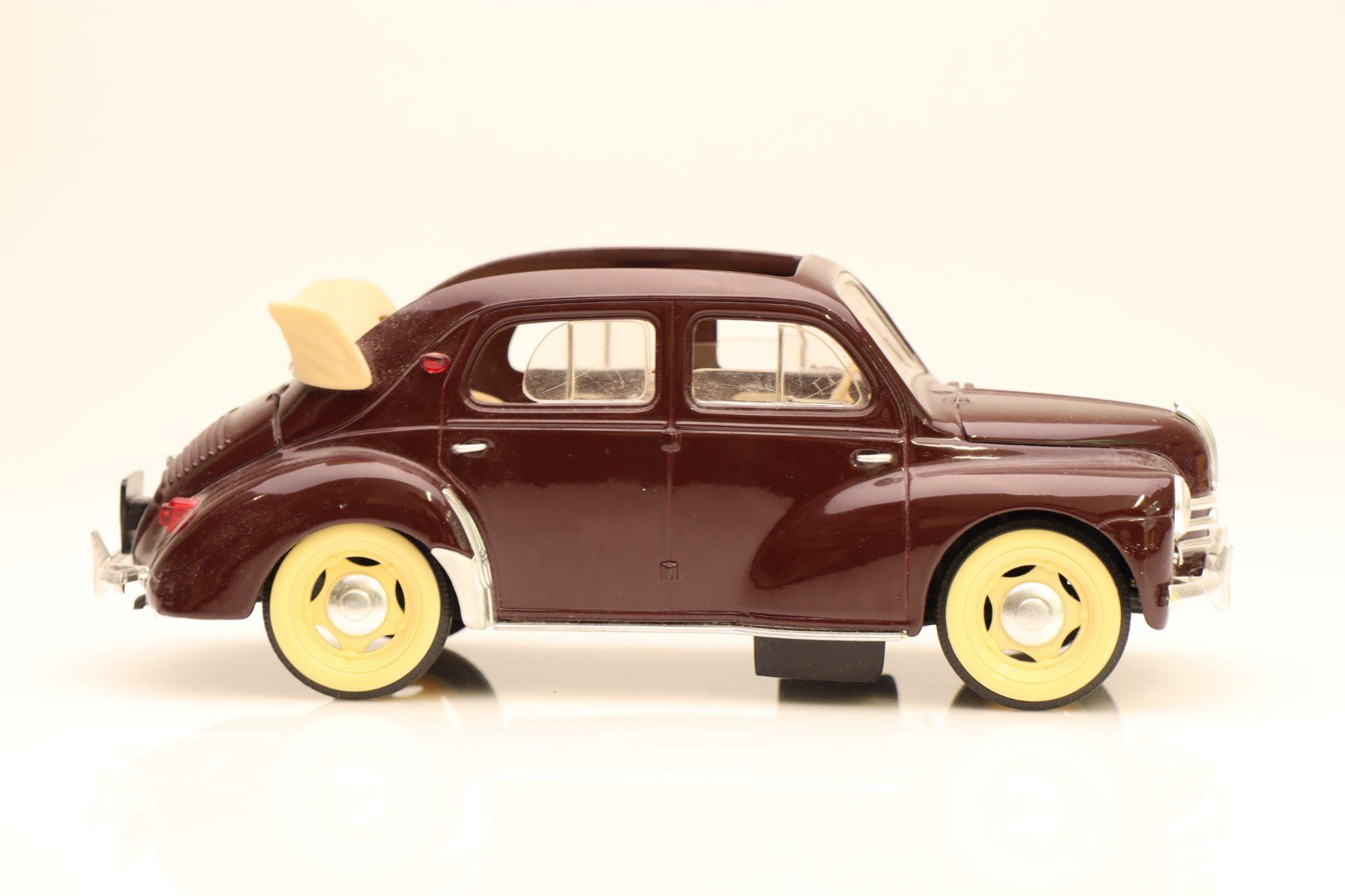 Renault Modellautos: Solido Renault 4 CV 1/17 Modellauto – Gebraucht aus Ried (Muotathal) von Modellbahn.swiss 1