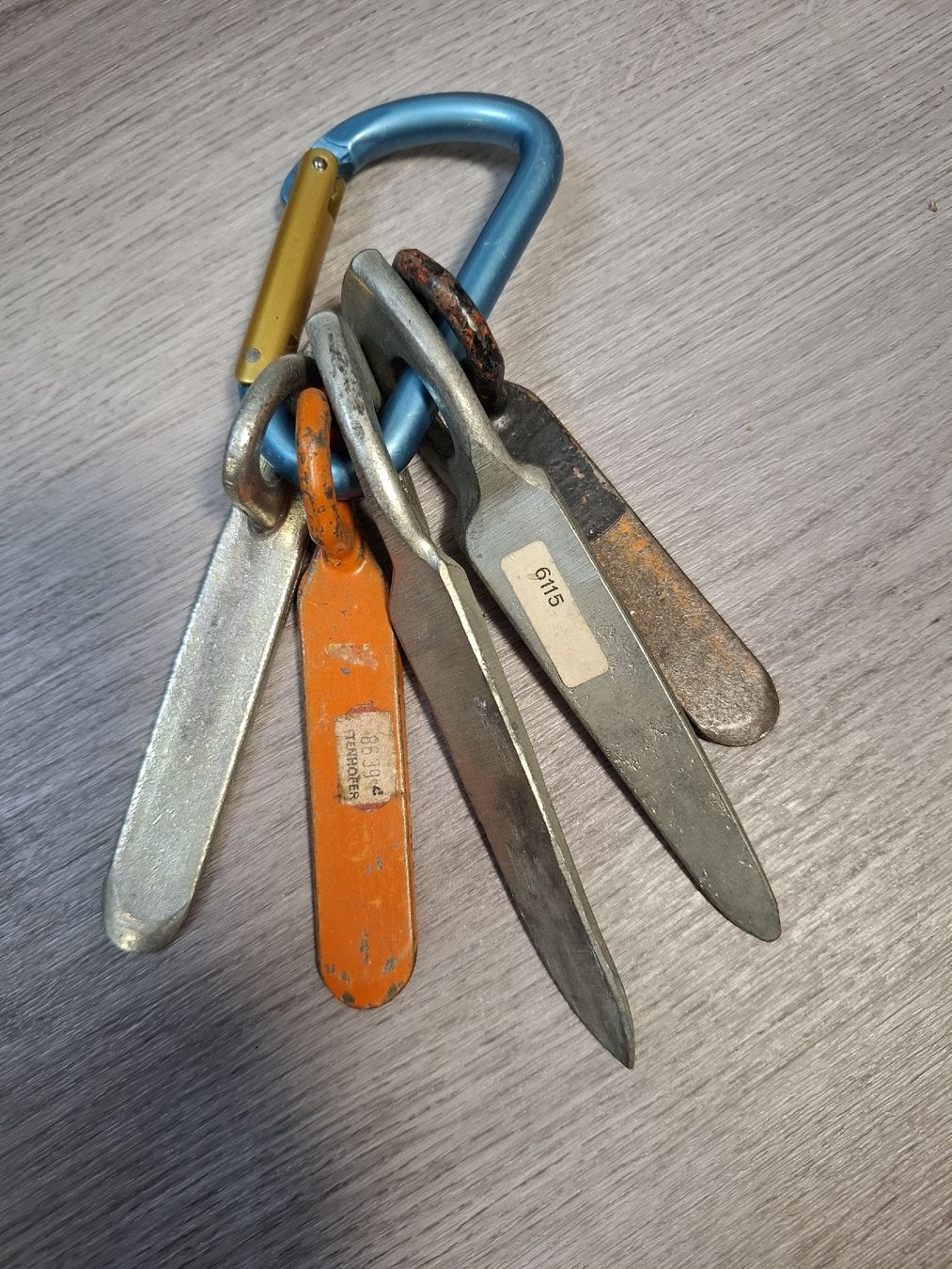 Attrezzatura da arrampicata: Klemmkeile und Felshaken – Usato da Bottmingen venduto da Rothorn05 1
