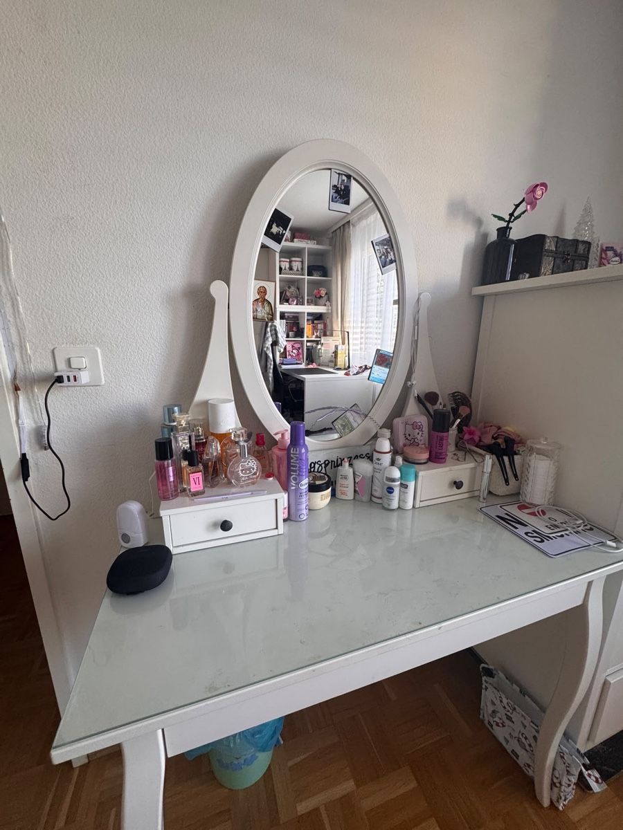 Ikea Tavoli da trucco: Schminktisch Hemnes Ikea – Usato da Möhlin venduto da Andreea.Cristea