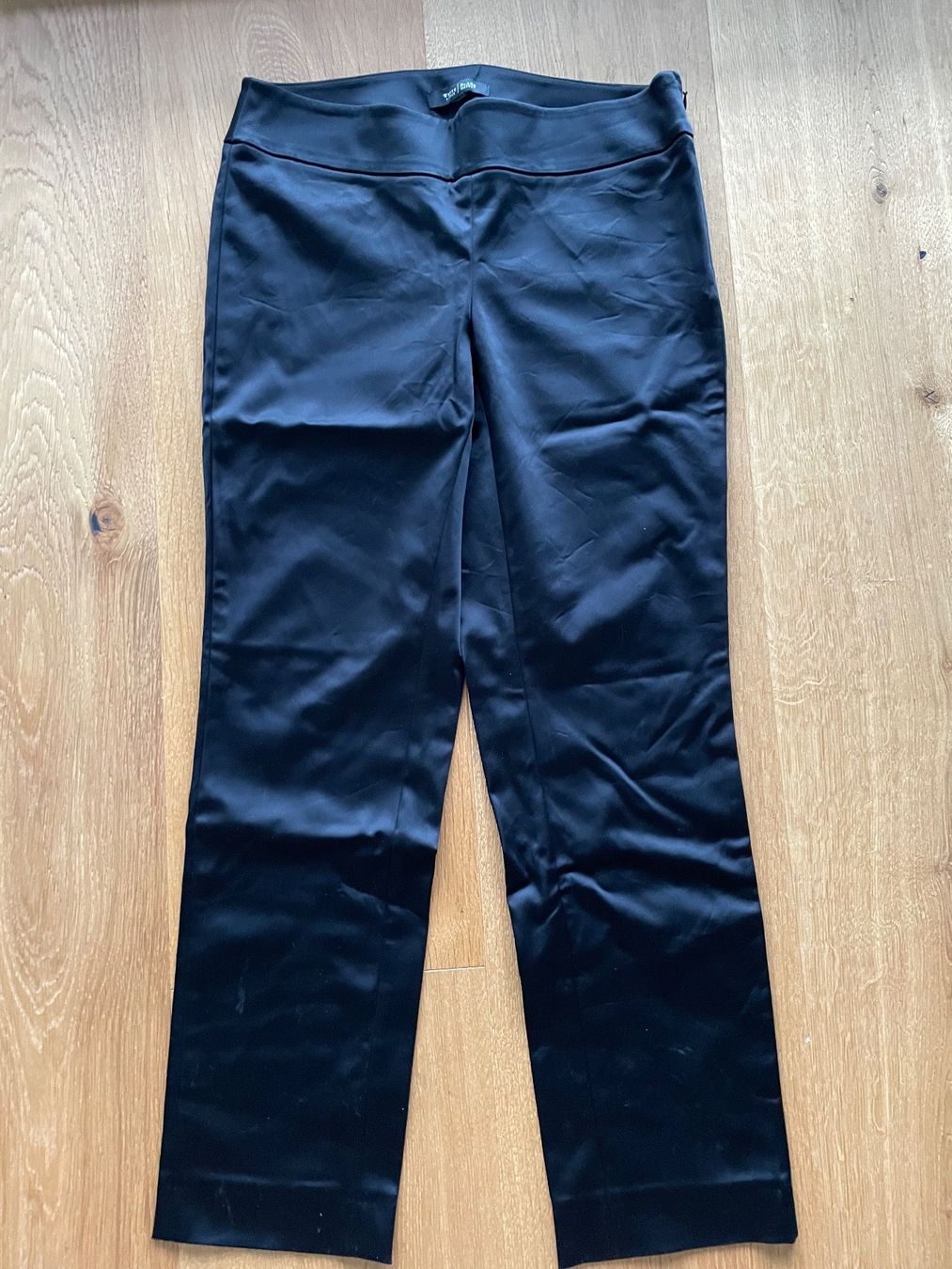 Pantaloni: 2 Hosen Damen schwarz, glänzend, Gr 40 – Usato da Hünenberg See venduto da ECLB 3