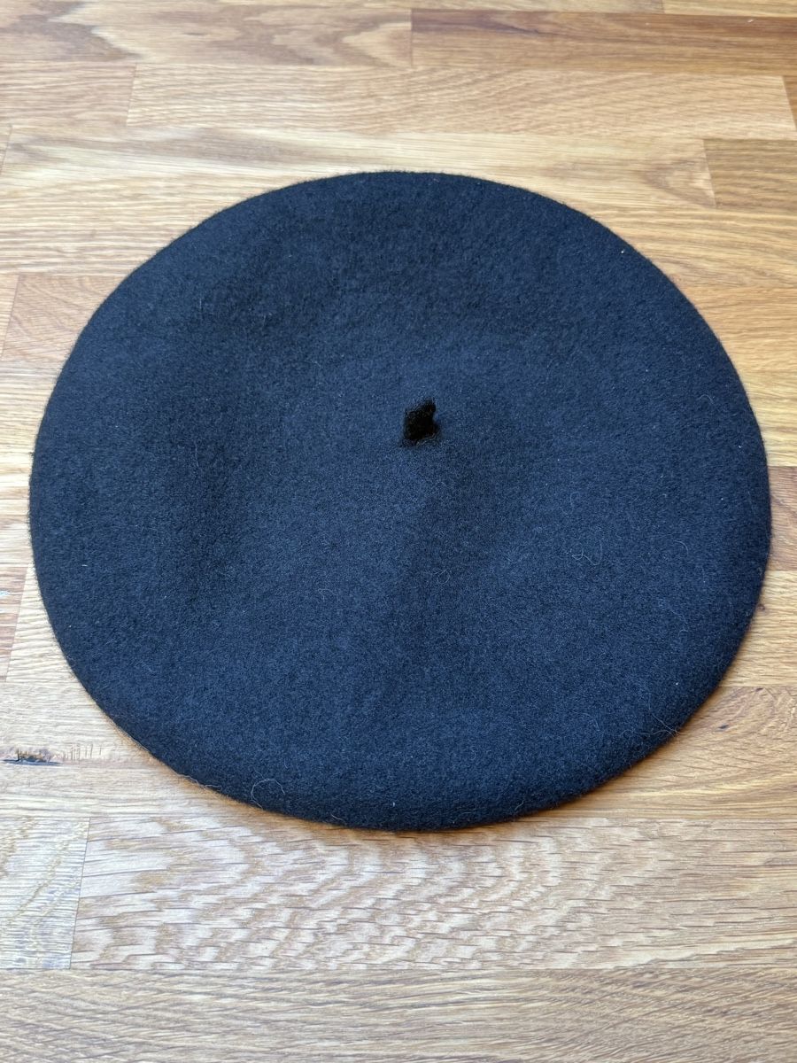 Chapeaux, bonnets & casquettes: Berretto nero in lana 100% – Neuf (Voir description) à Glis par dor_b2nc