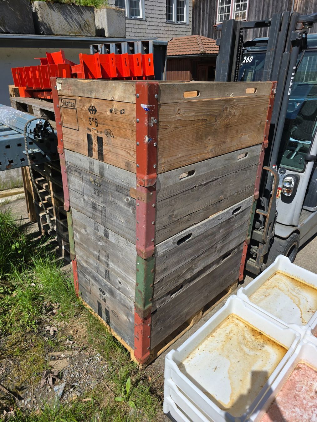 Pallets: gebrauchte SBB Palettenrahmen pro Stück 45.- – Usato da KRINAU venduto da Mio_Liqstyle 1