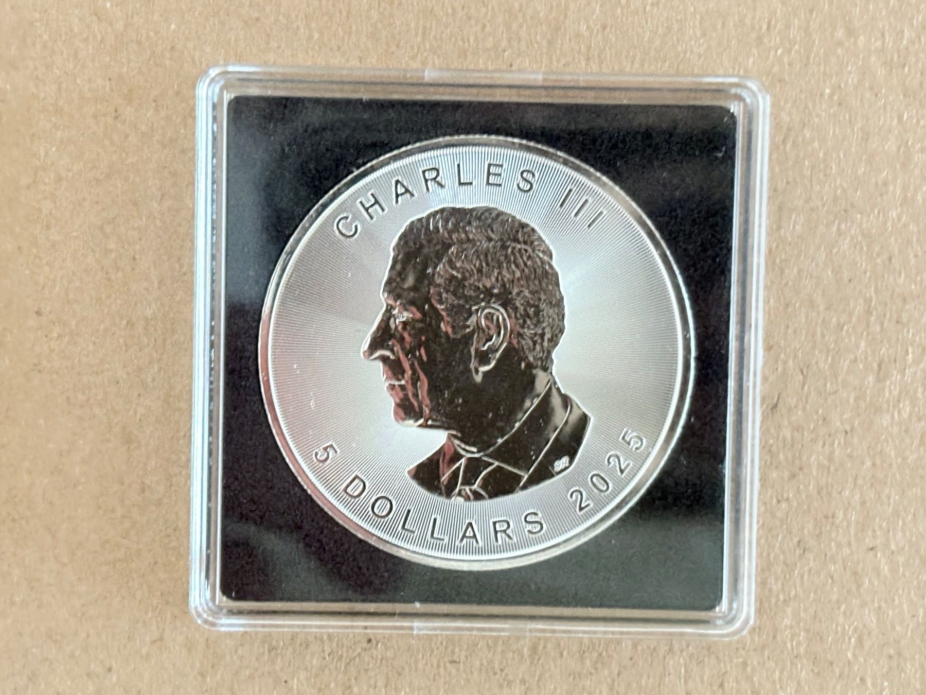 Tutti le monete: 1 OZ Kanada Silber "Elefant" 2025 Koloriert – Nuovo e nell'imballaggio originale da Weinfelden venduto da Potz-Millione 1