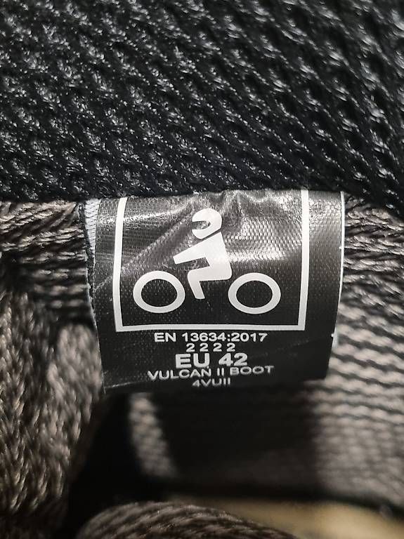 Scarpe da uomo: Motorradstiefel Richa Grösse 42 – Usato da Biberist venduto da MrCoffeetime 1