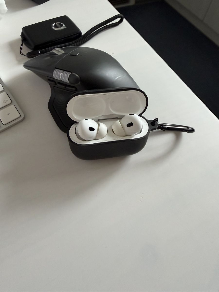 Apple Cuffie: Apple AirPods Pro 2nd Gen. MagSafe USB-C – Nuovo (secondo la descrizione) da Ittigen venduto da jimmy_