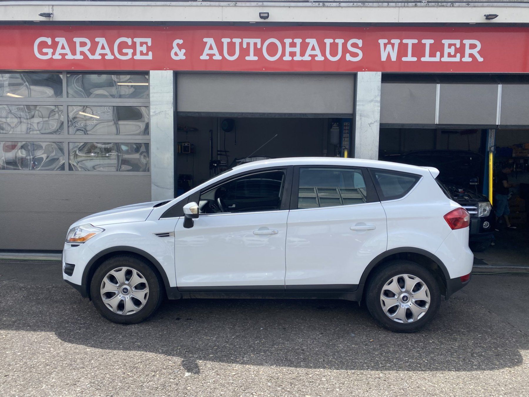 Ford Automobili: Ford Kuga 2.0 TDCi Carving 4WD PowerShift – Usato da Biel/Bienne venduto da AS24 7
