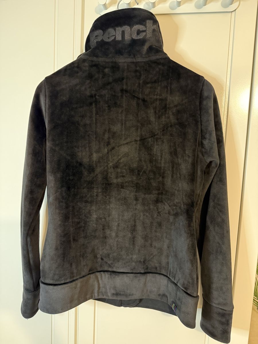 Bench Giacche: Bench fleece with a high funnel collar – Usato da Wollerau venduto da kit_fn7p 2