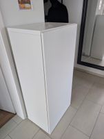 2 weisse IKEA Schränke mit Regalböden